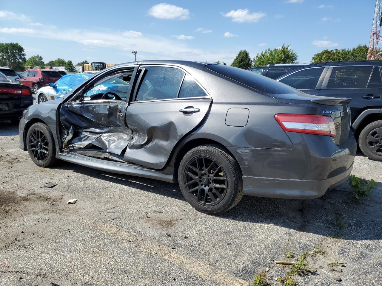 2010 Toyota Camry Se - Фото 2