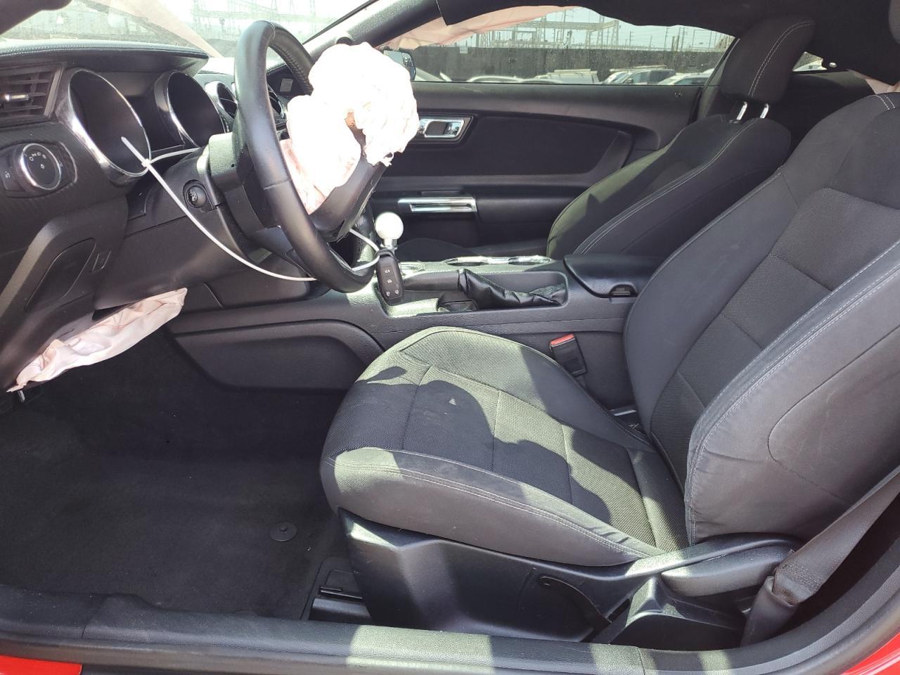 2016 Ford Mustang - Фото 7