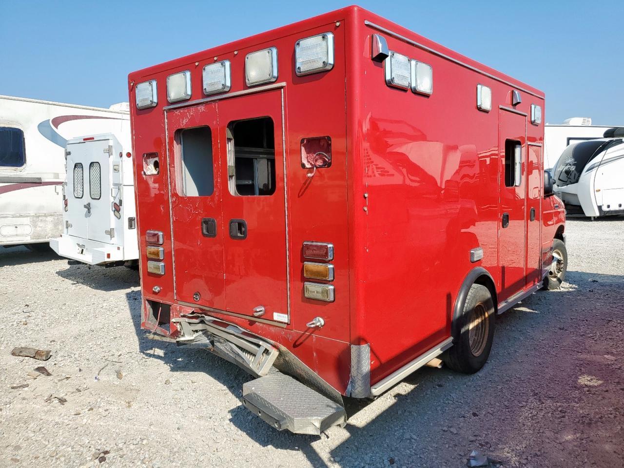 2015 Ford Econoline E350 Super Duty Cutaway Van - Фото 3