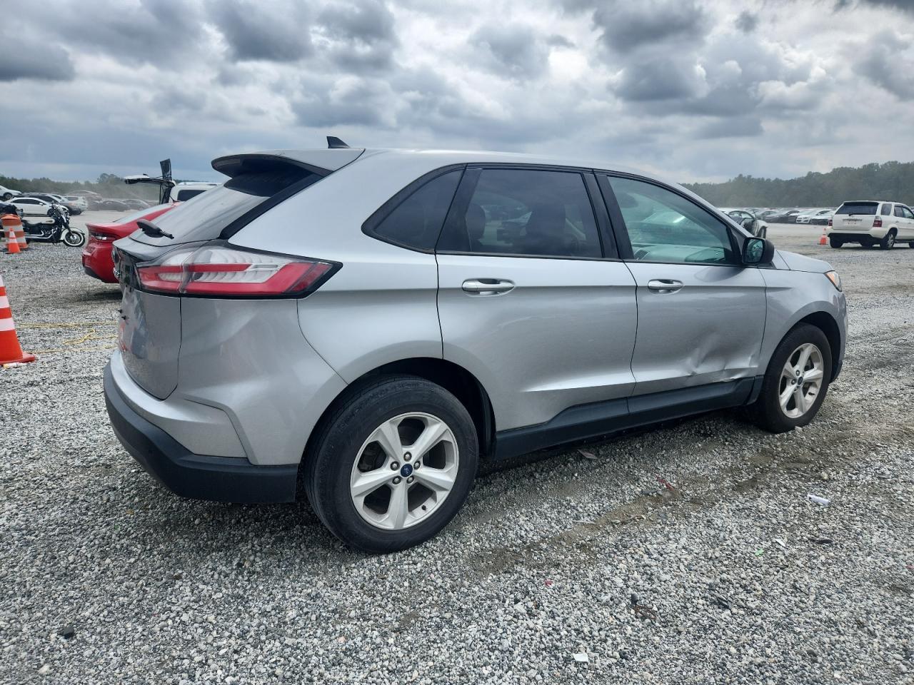 2021 Ford Edge Se - Фото 3