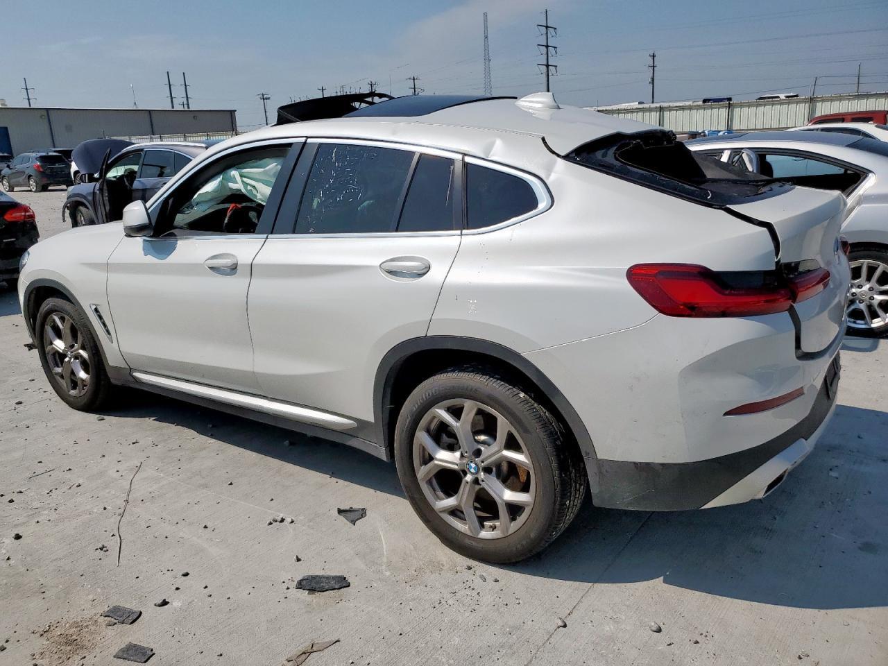 2022 BMW X4 xDrive30I - Image 2