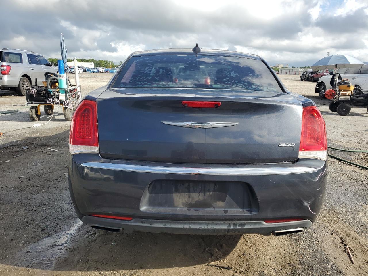 2015 Chrysler 300 Limited - Image 6