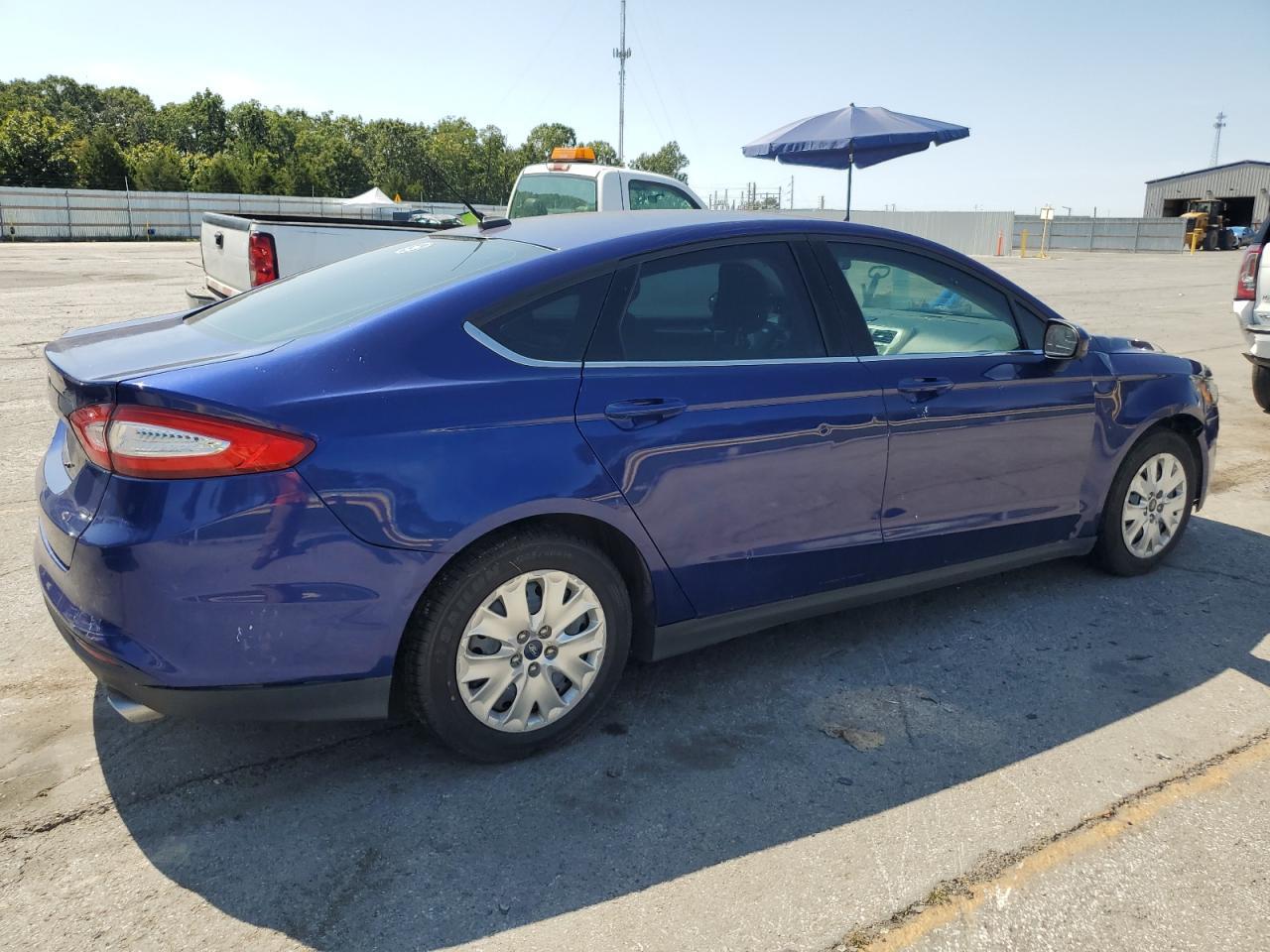 2014 Ford Fusion S - Фото 3