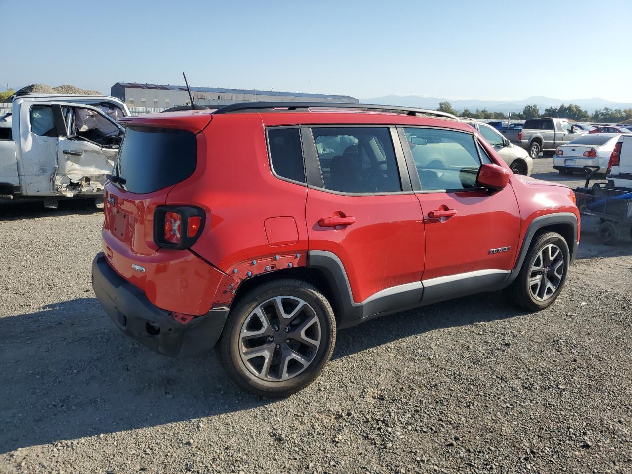2018 Jeep Renegade Latitude - Image 3
