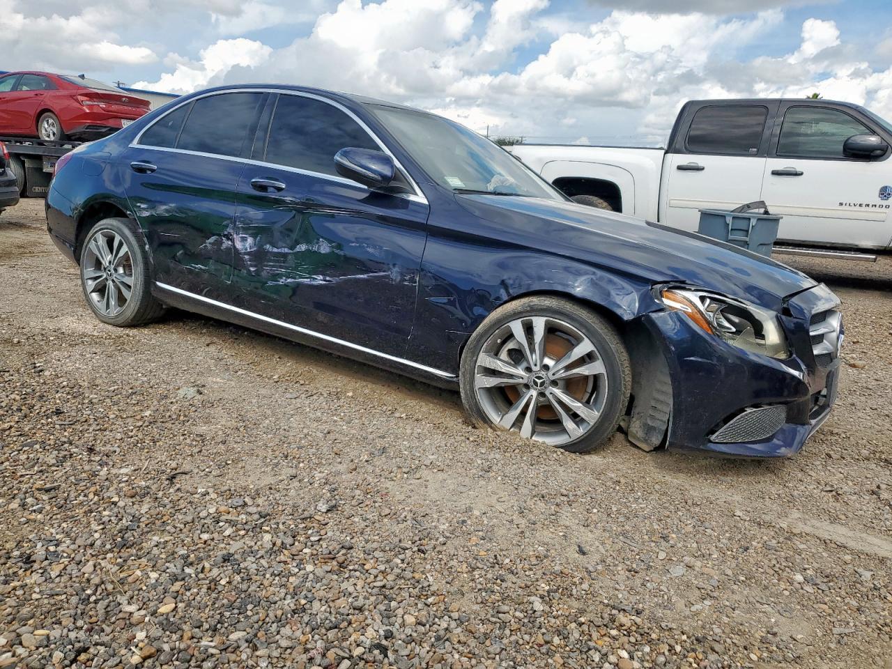 2018 Mercedes-Benz C 300 - Фото 4
