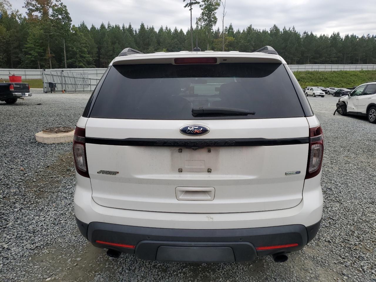 2014 Ford Explorer Sport - Image 6