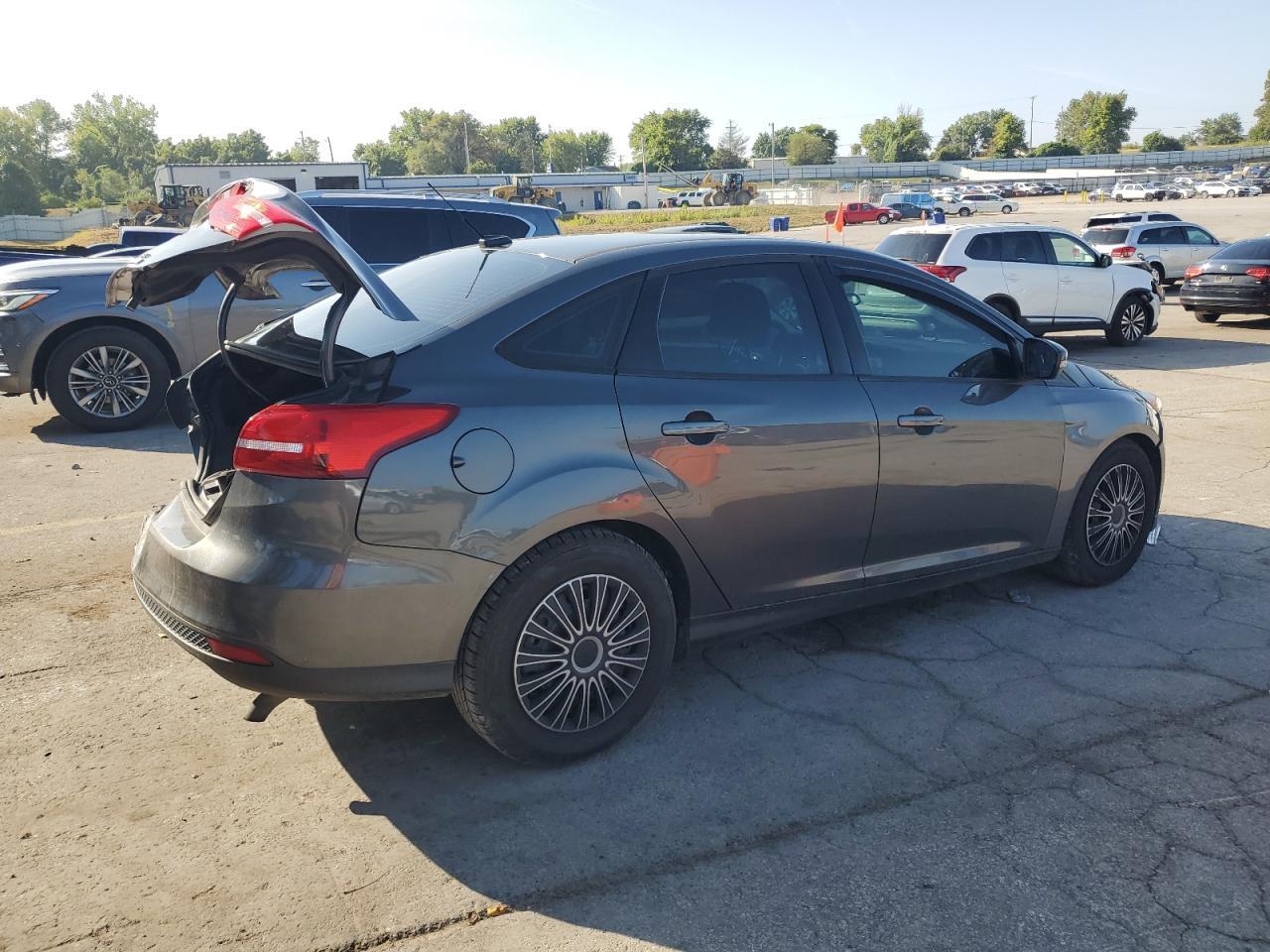 2016 Ford Focus Se - Фото 3