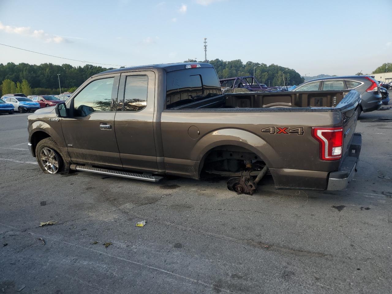 2016 Ford F150 Super Cab - Фото 2