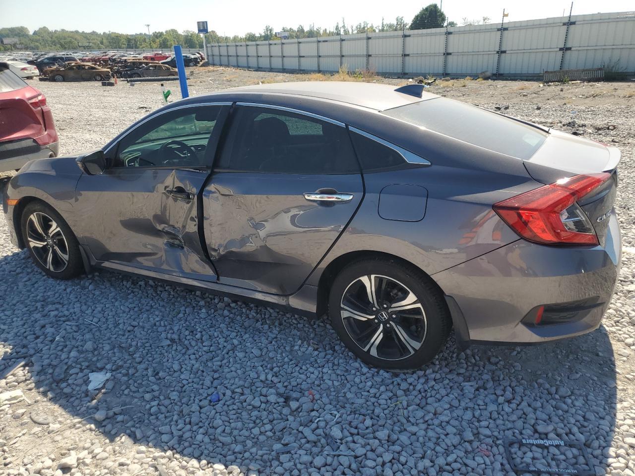 2016 Honda Civic Touring - Фото 2