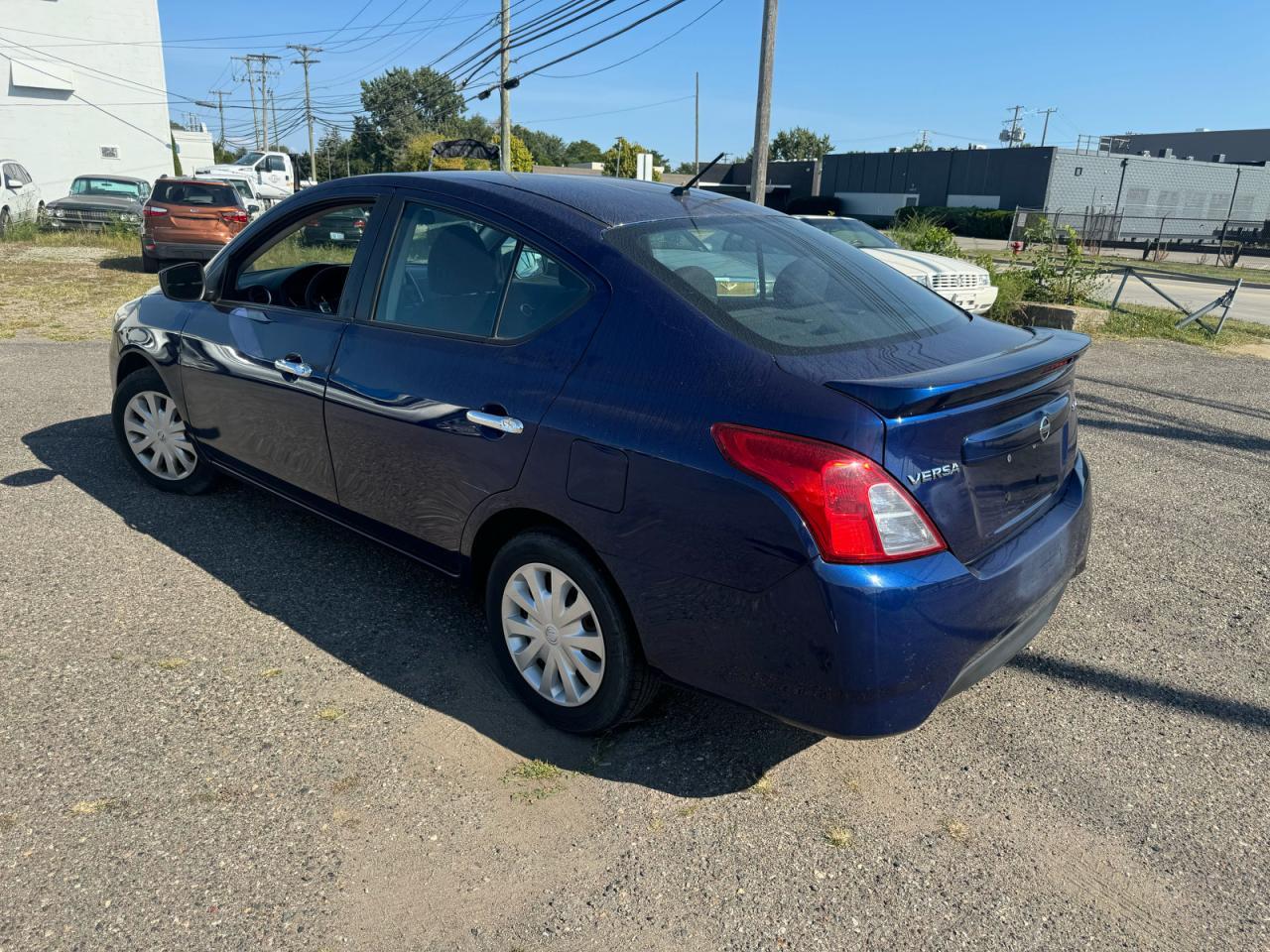 2018 Nissan Versa S - Фото 3