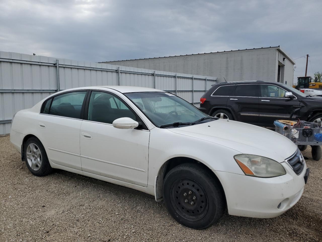 2002 Nissan Altima Base - Image 4
