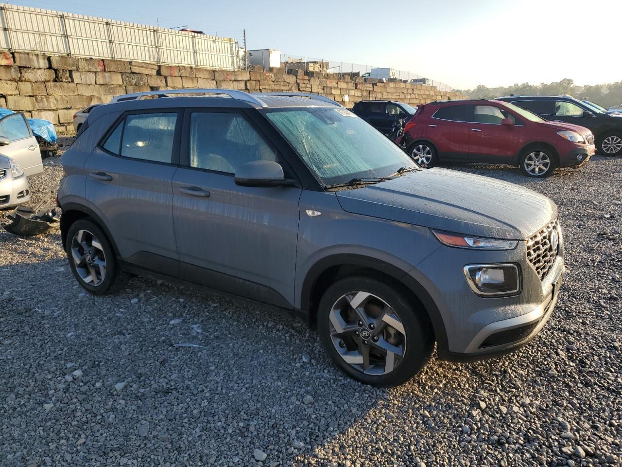 2022 Hyundai Venue Sel - Image 4