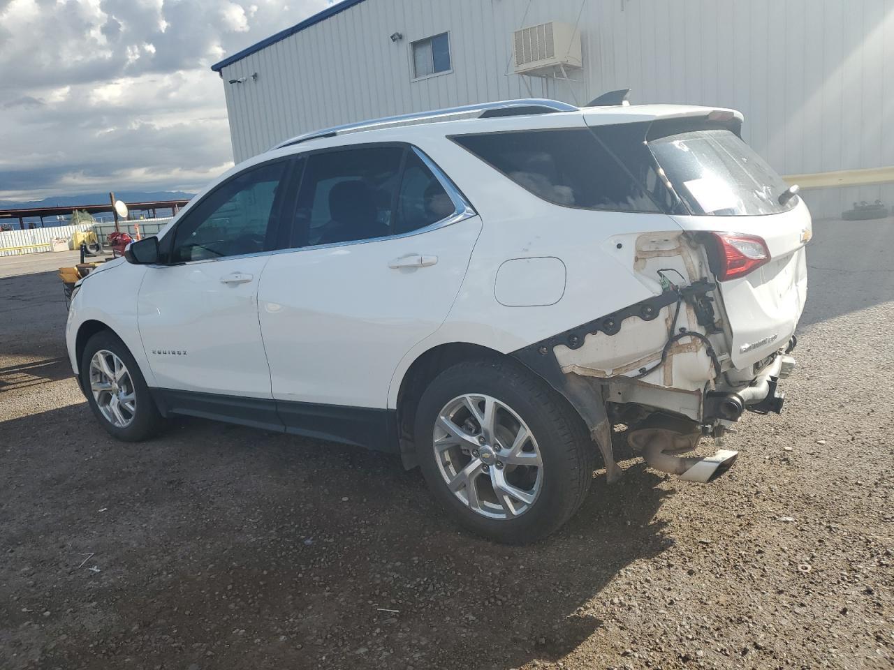 2020 Chevrolet Equinox Lt - Image 2