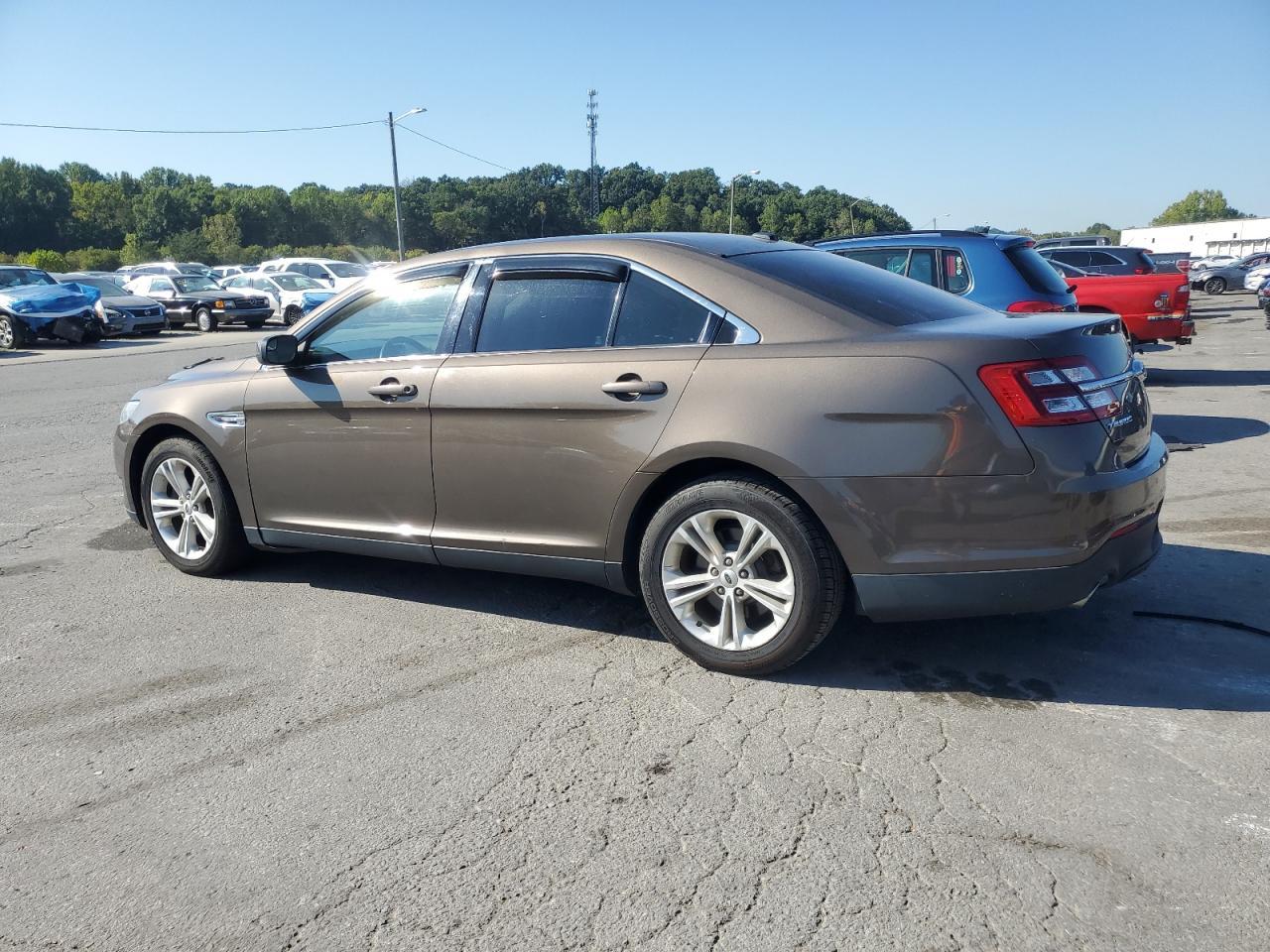 2015 Ford Taurus Sel - Image 2