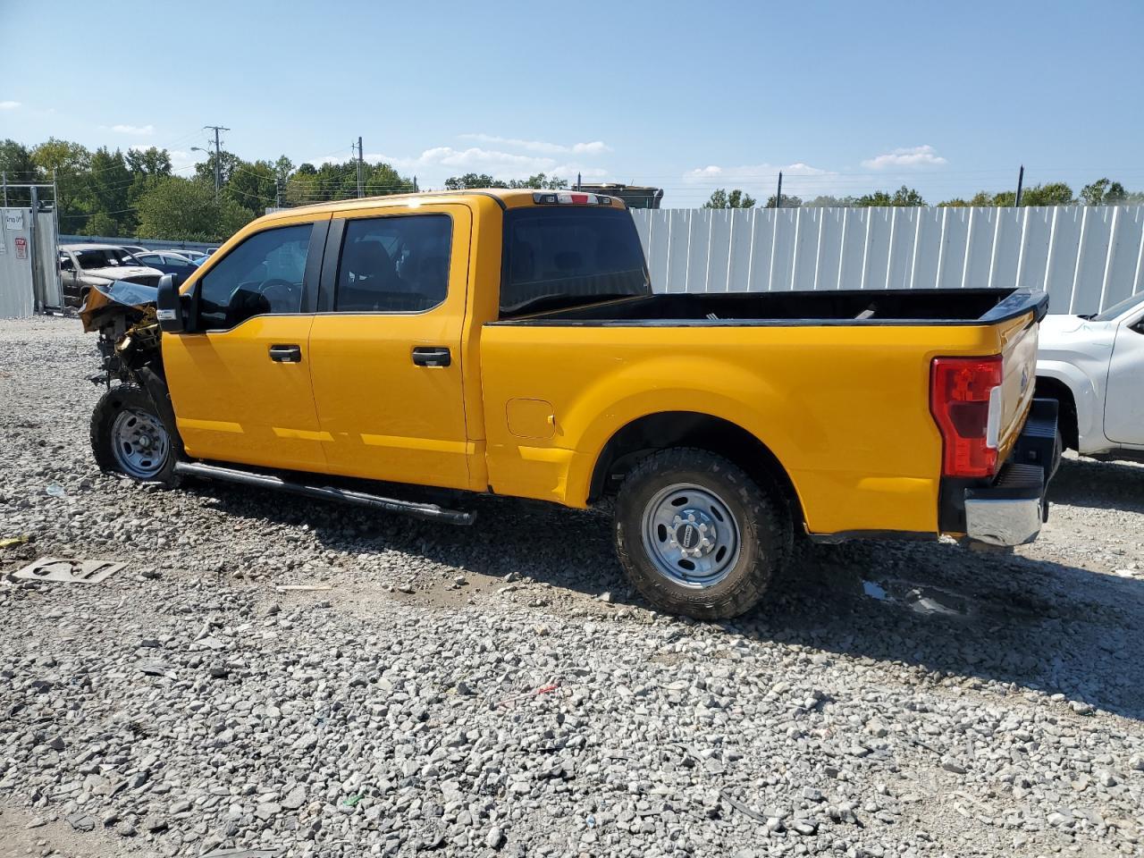2019 Ford F250 Super Duty - Фото 2