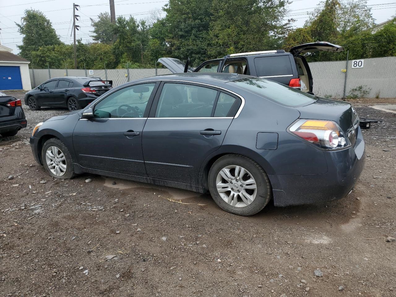 2014 Nissan Altima - Image 2