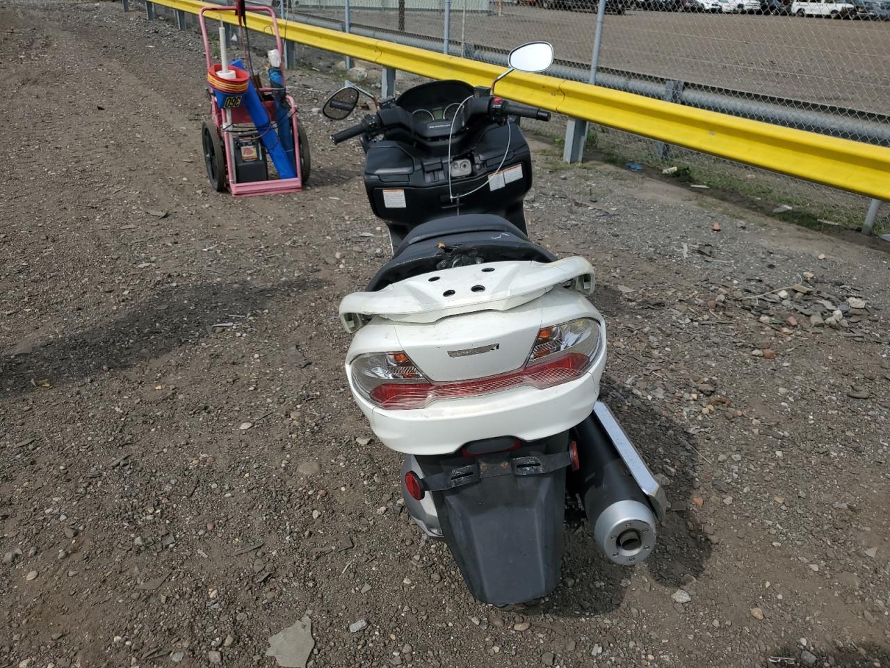 2011 Suzuki An400 A - Фото 4