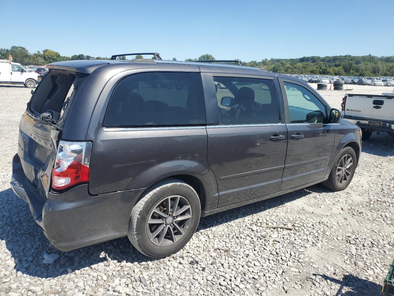 2017 Dodge Grand Caravan Sxt - Image 3