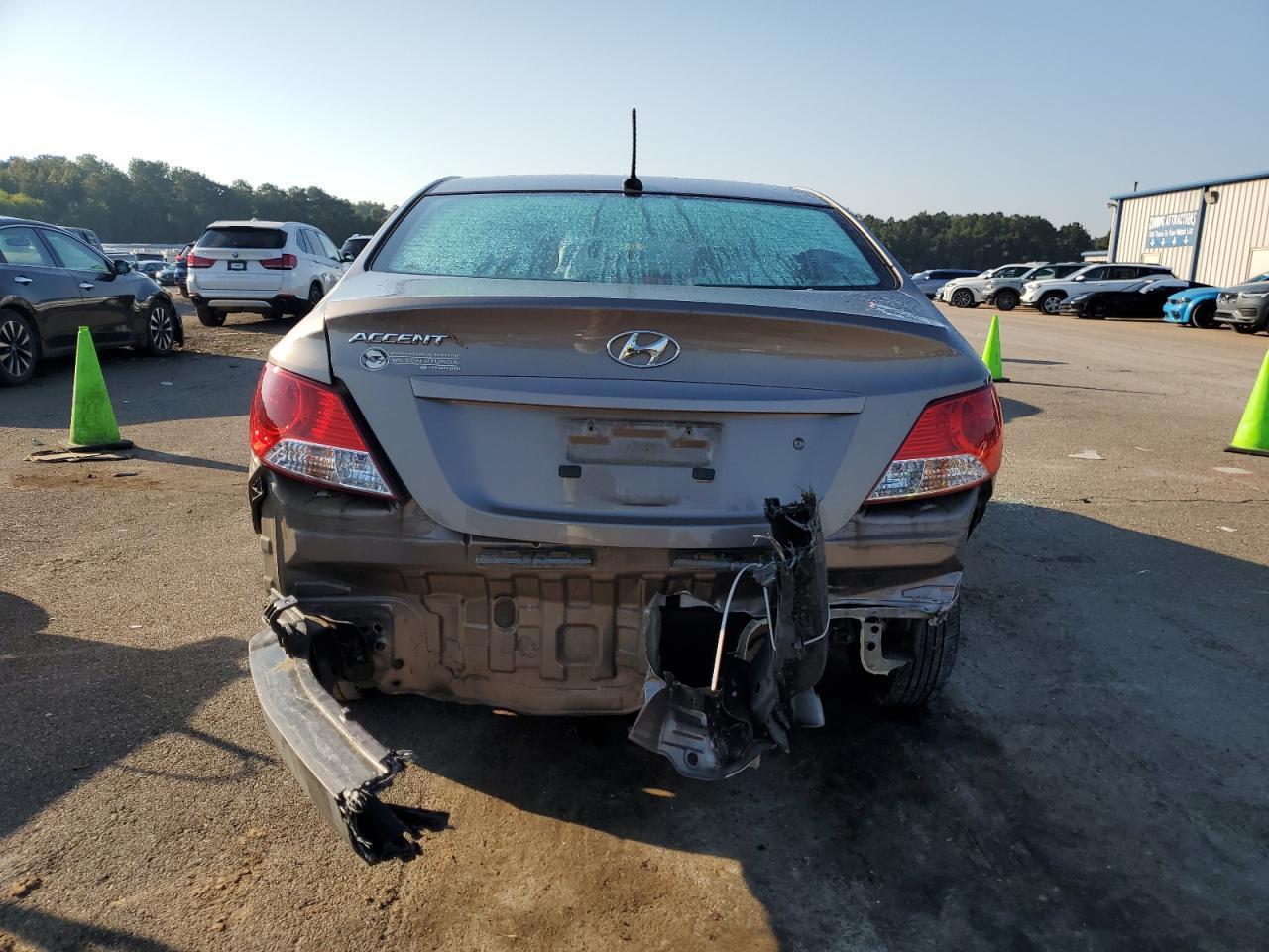 2013 Hyundai Accent Gls - Фото 6