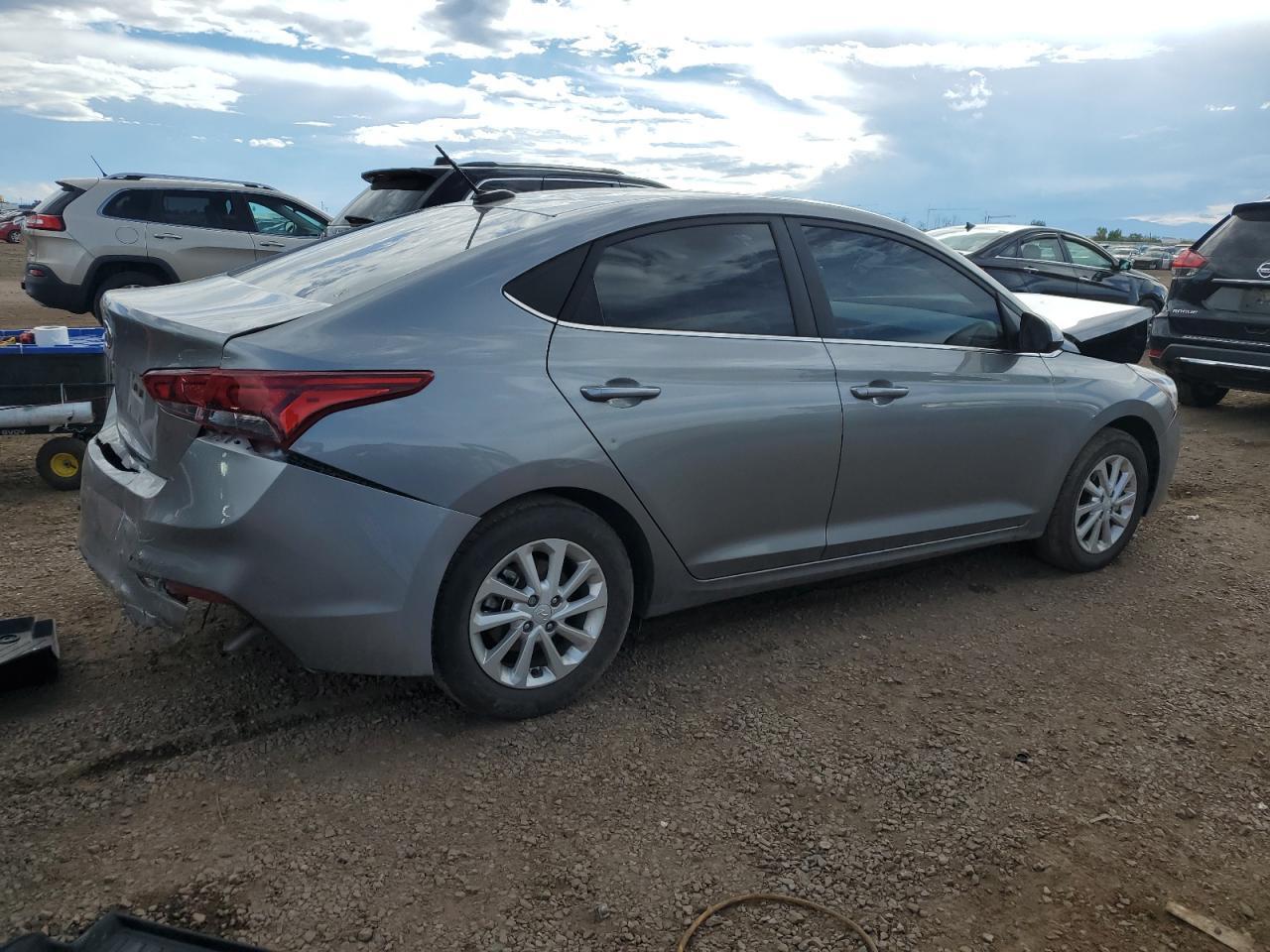 2022 Hyundai Accent Se - Image 3