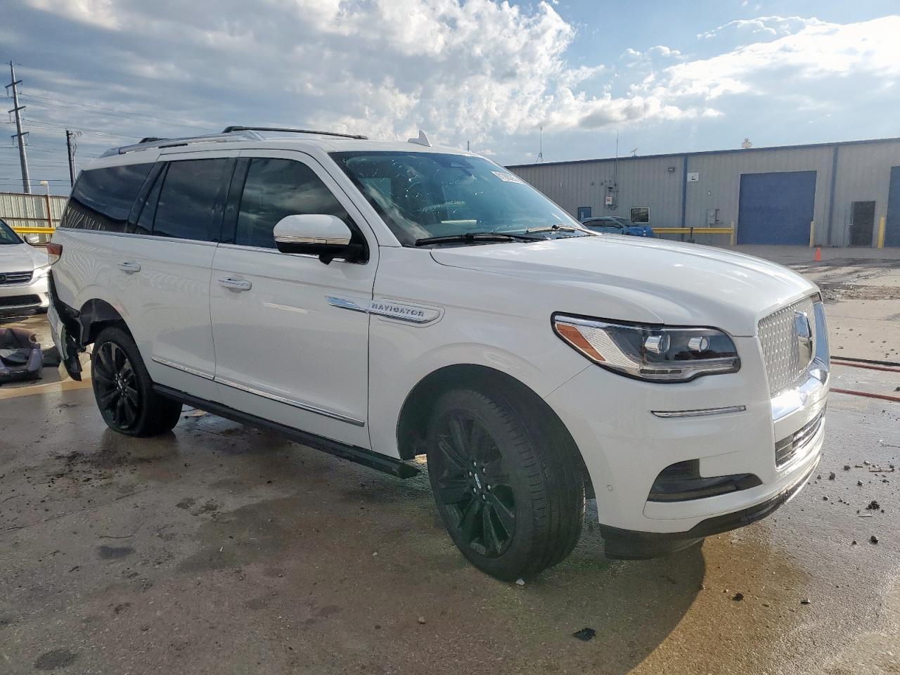 2024 Lincoln Navigator Reserve - Image 4