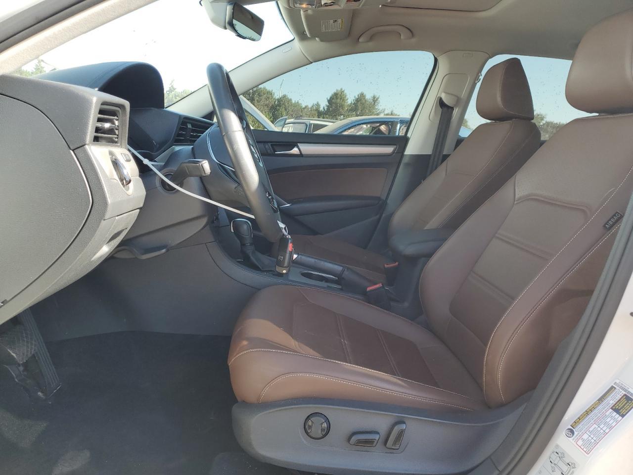 2022 Volkswagen Passat Se - Image 7