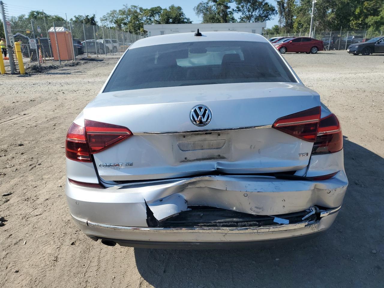 2017 Volkswagen Passat Se - Фото 6