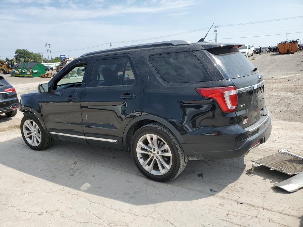 2018 Ford Explorer Xlt - Image 2