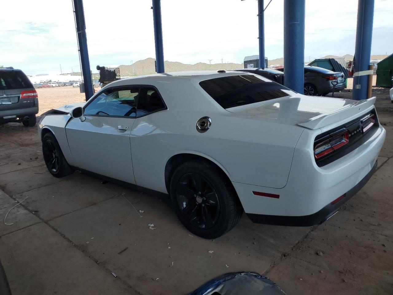 2021 Dodge Challenger Sxt - Фото 2