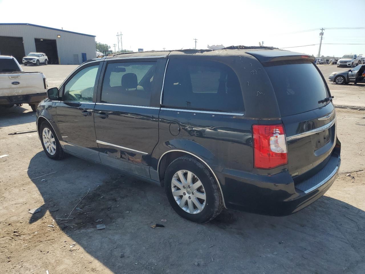 2012 Chrysler Town & Country Touring - Фото 2