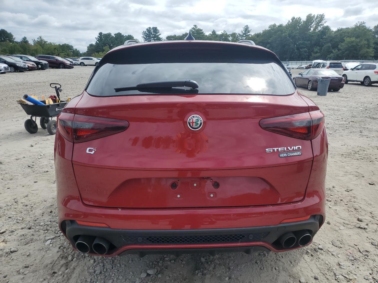 2018 Alfa Romeo Stelvio Quadrifoglio - Image 6