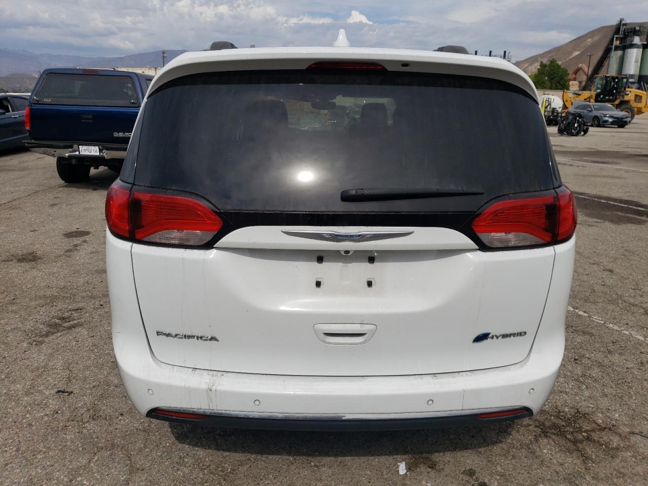 2018 Chrysler Pacifica Hybrid Touring L - Фото 6