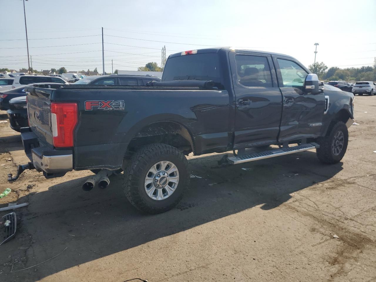 2017 Ford F250 Super Duty - Фото 3