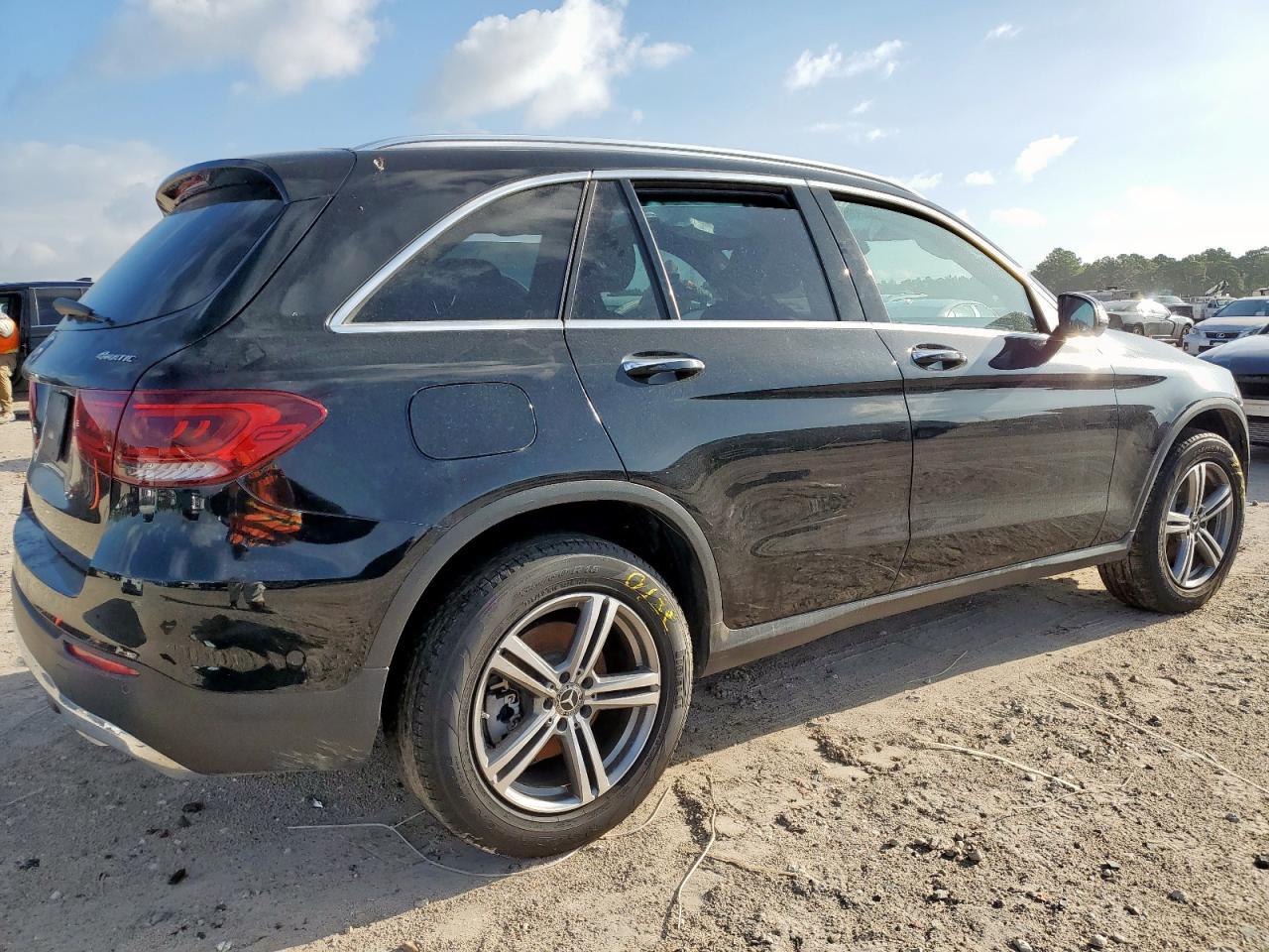 2021 Mercedes-Benz Glc 300 4Matic - Image 3
