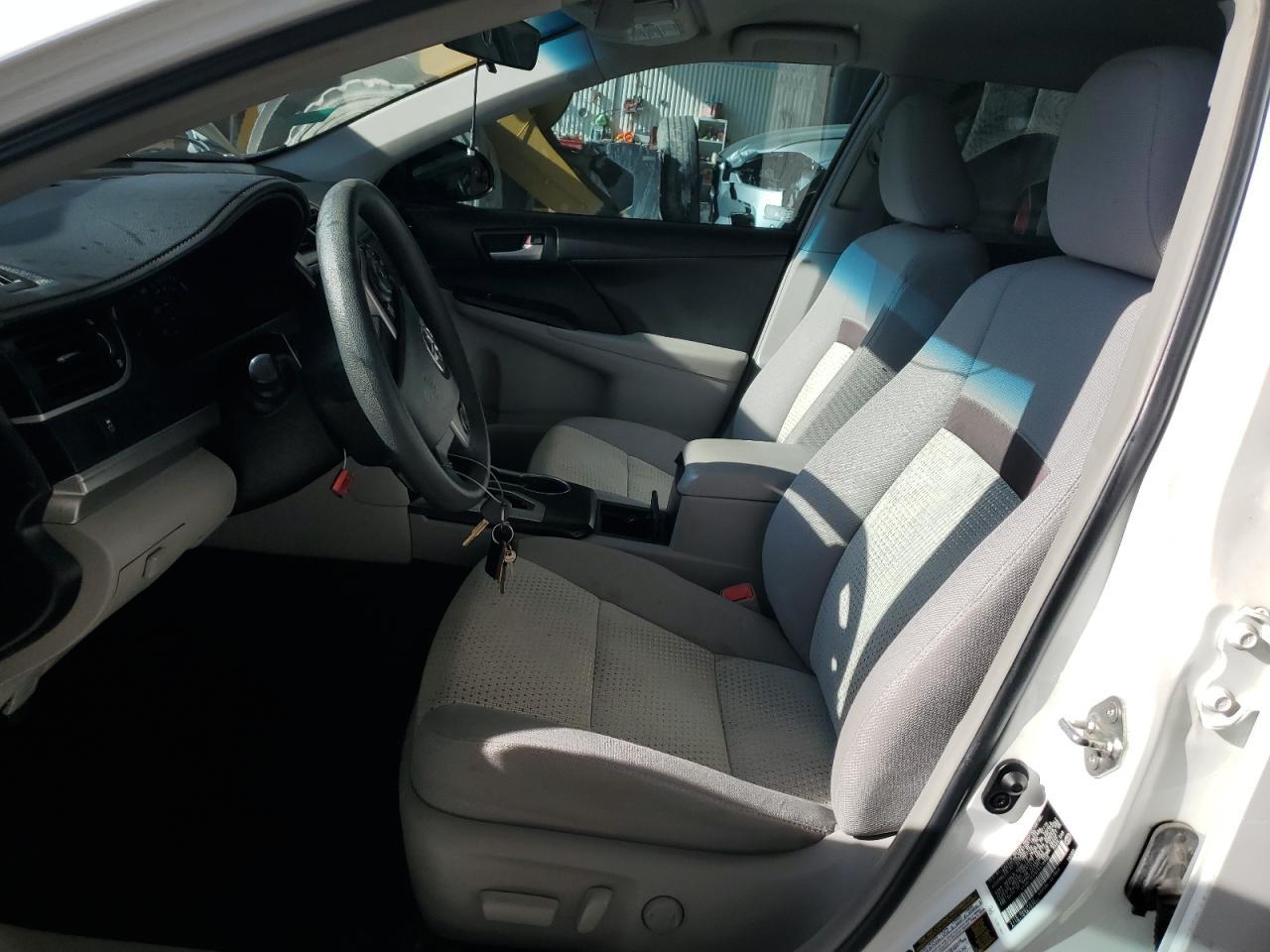 2014 Toyota Camry L - Фото 7