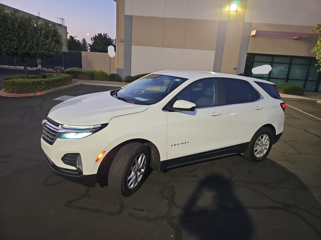 2023 Chevrolet Equinox Lt - Image 2