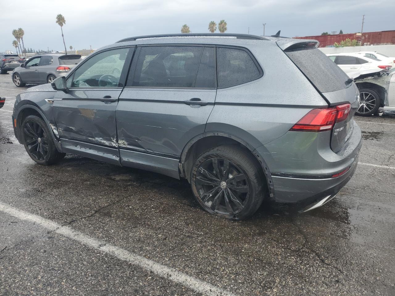 2021 Volkswagen Tiguan Se - Фото 2