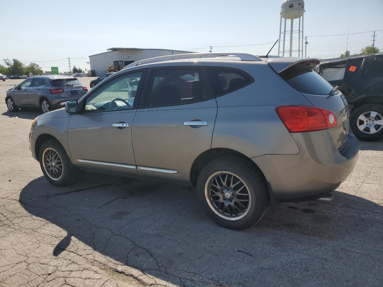 2013 Nissan Rogue S - Image 2