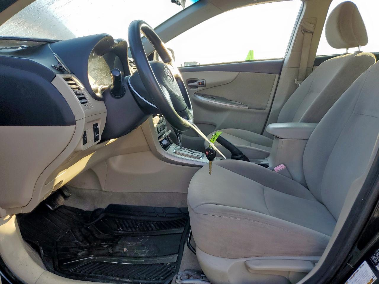 2011 Toyota Corolla Base - Фото 7
