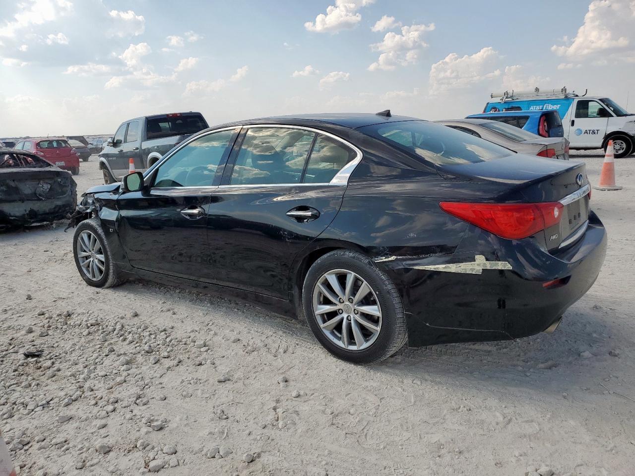 2015 Infiniti Q50 Base - Фото 2