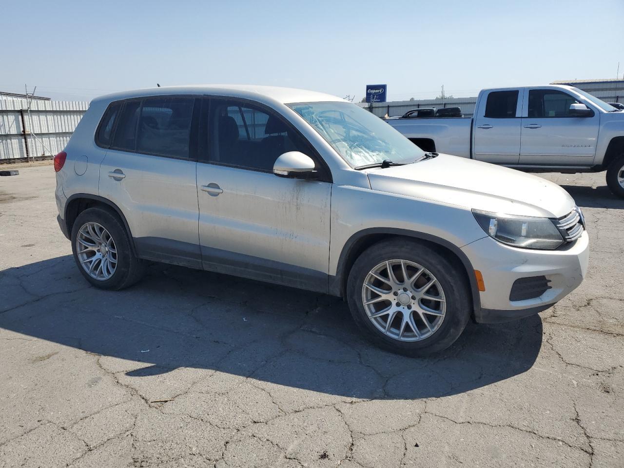 2013 Volkswagen Tiguan S - Image 4