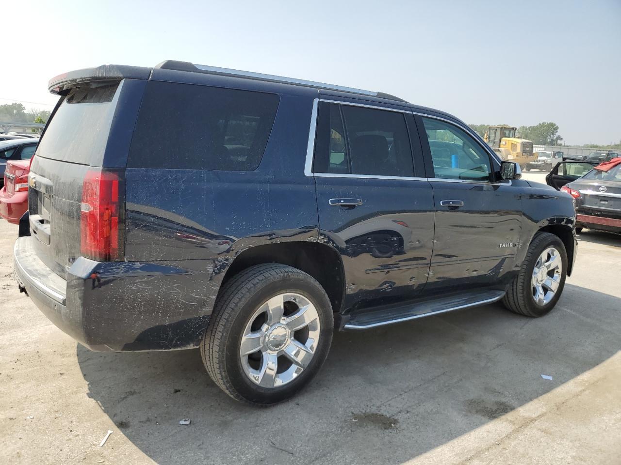 2017 Chevrolet Tahoe K1500 Premier - Фото 3