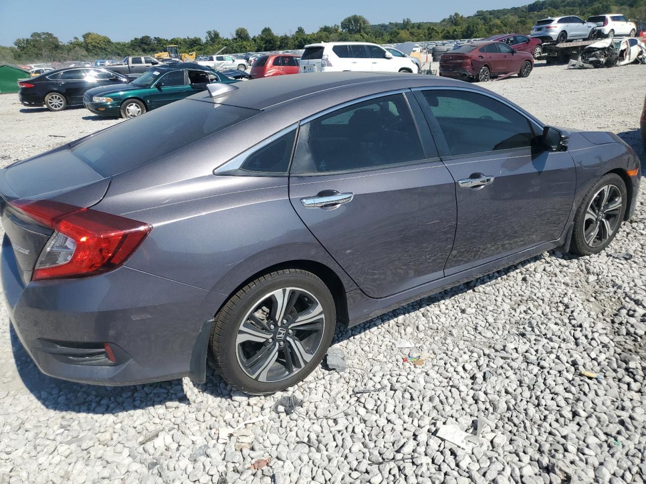 2016 Honda Civic Touring - Фото 3