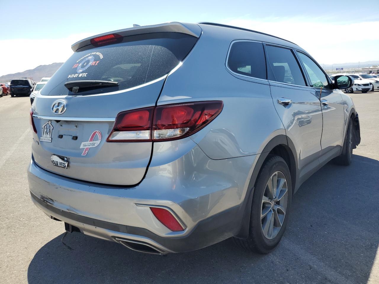 2018 Hyundai Santa Fe Se - Фото 3