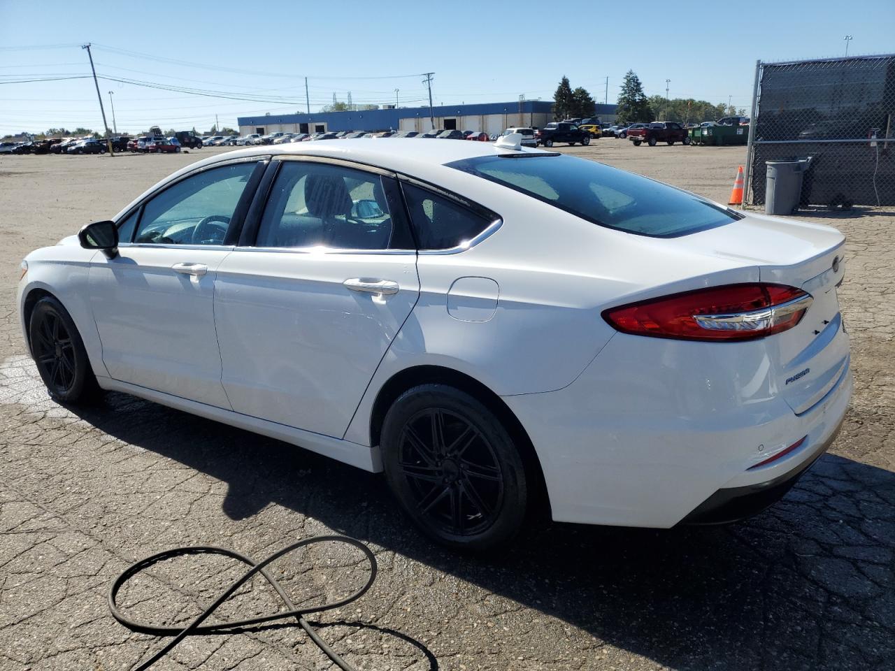2020 Ford Fusion Se - Фото 2