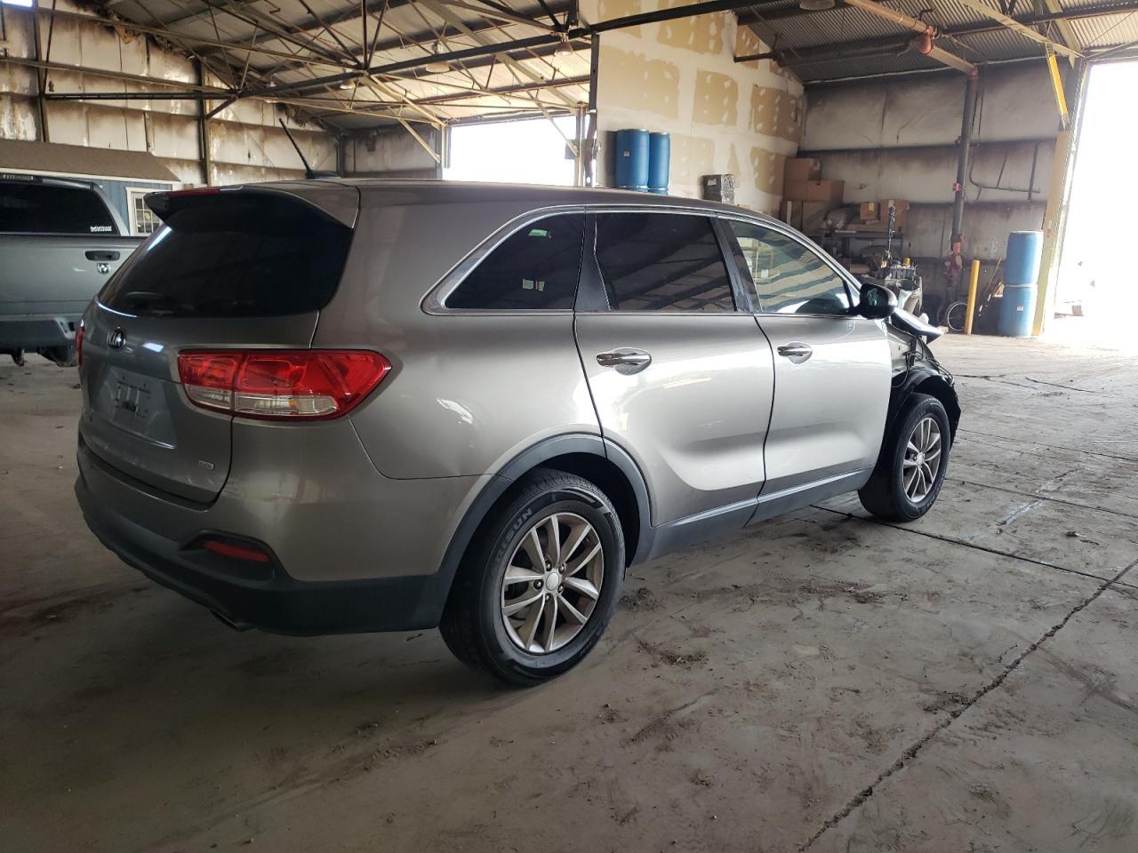 2016 Kia Sorento Lx - Image 3