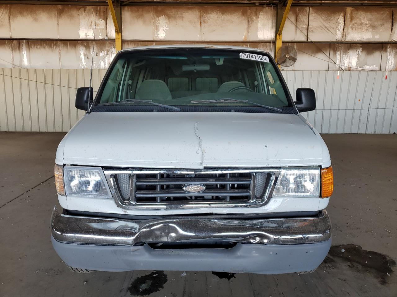 2003 Ford Econoline E350 Super Duty Wagon - Фото 5