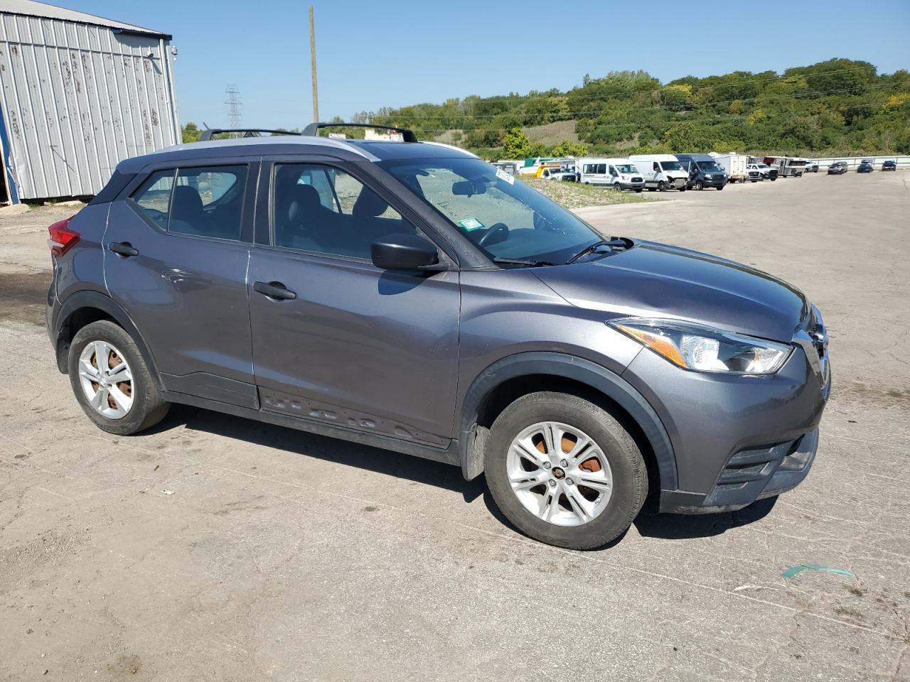 2019 Nissan Kicks S - Image 4