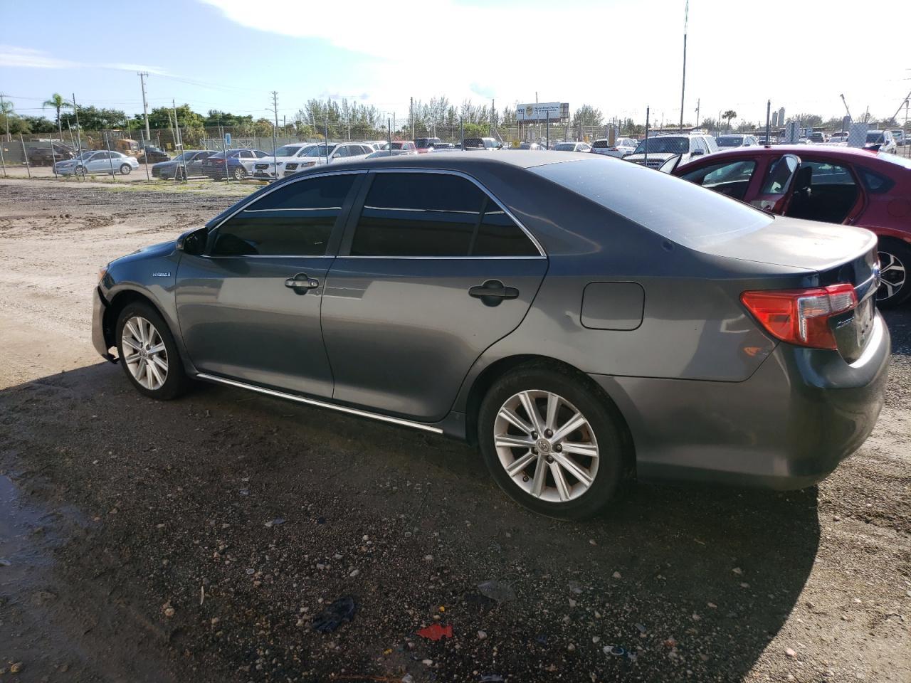 2012 Toyota Camry Hybrid - Фото 2
