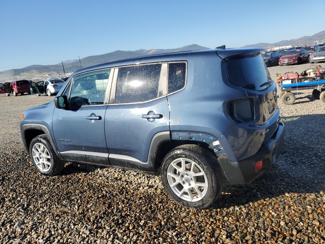 2023 Jeep Renegade Latitude - Image 2